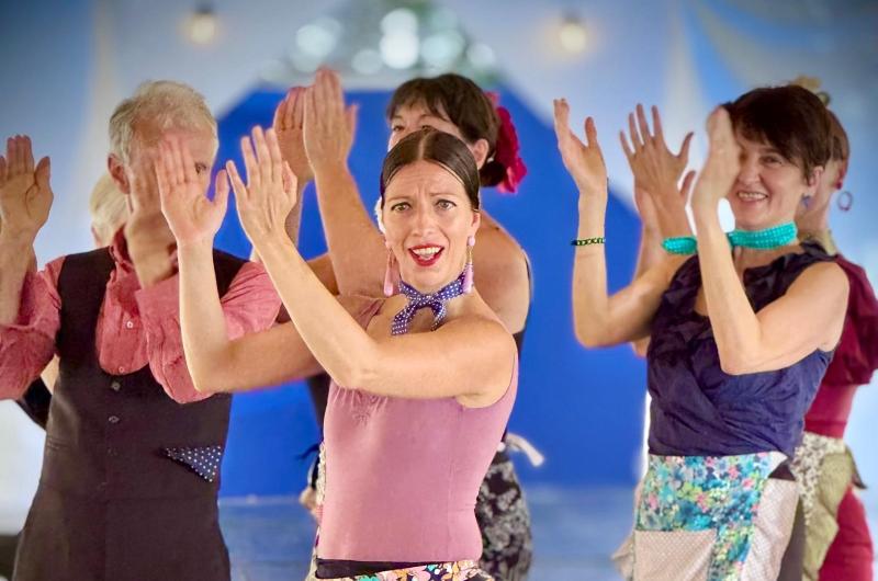 People clapping hands