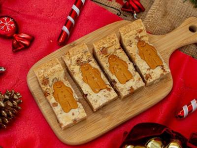 Four gingerbread blondies 
