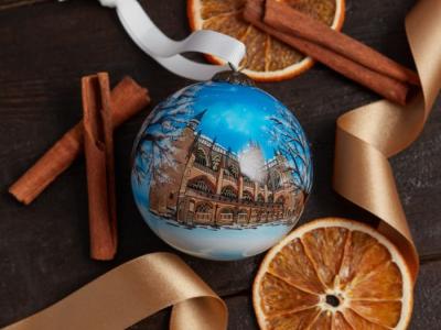 Hand painted bauble of Bath Abbey 