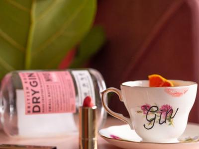 teacup with gin on