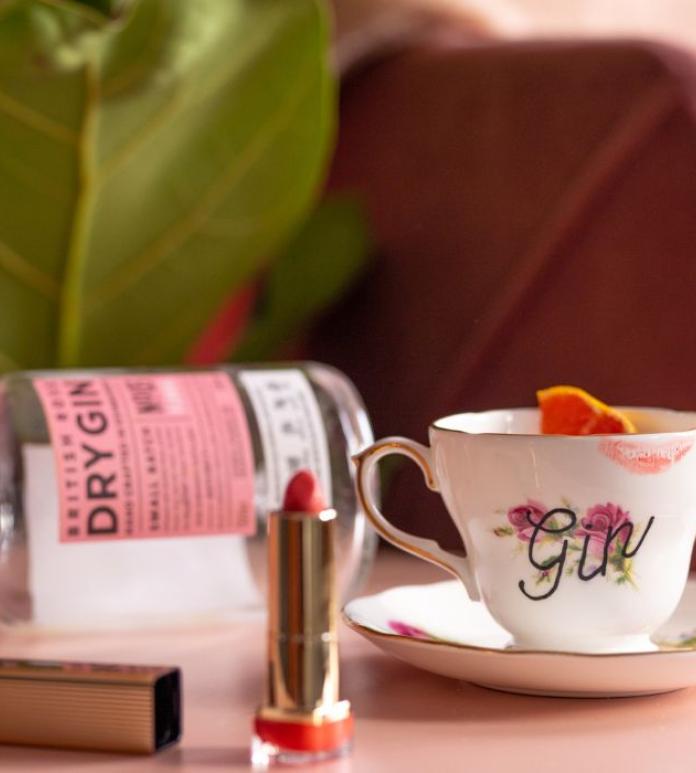 teacup with gin on