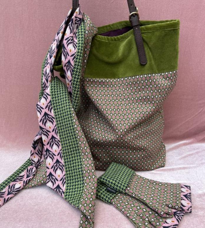 Handbag, scarf, and gloves