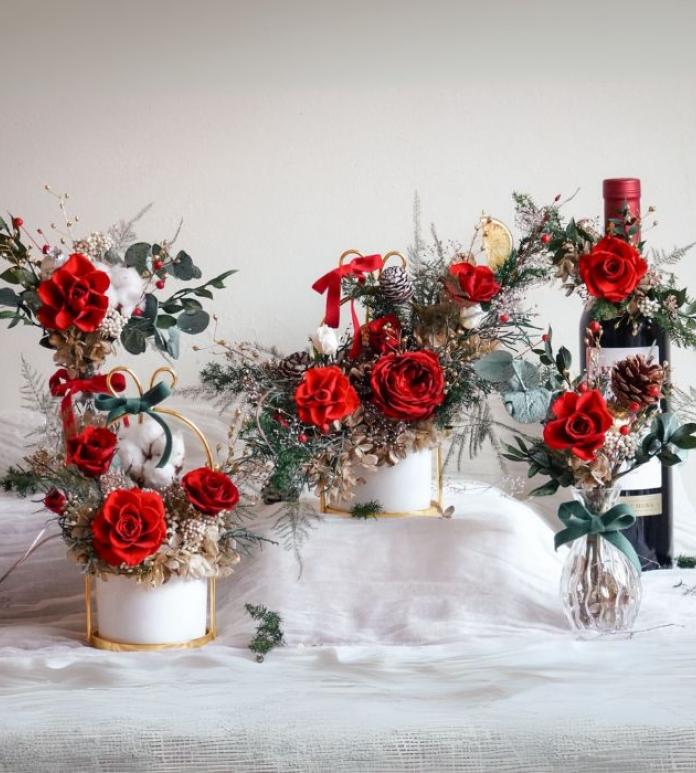 Christmas flower decor